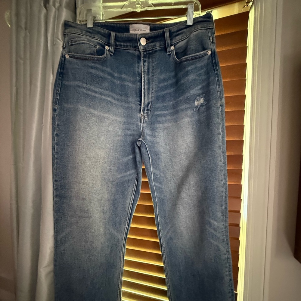 🎉Sale🎉Dear John EUC jeans. Size 32